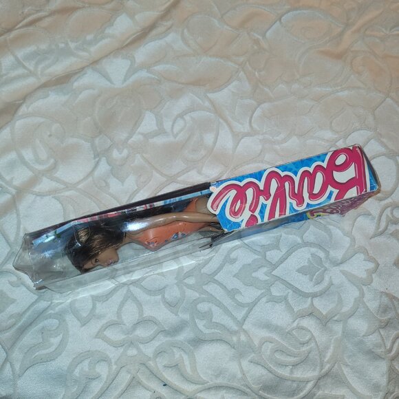 Gift with Barbie Purchase! 2015 swimming Barbie - Picture 10 of 16